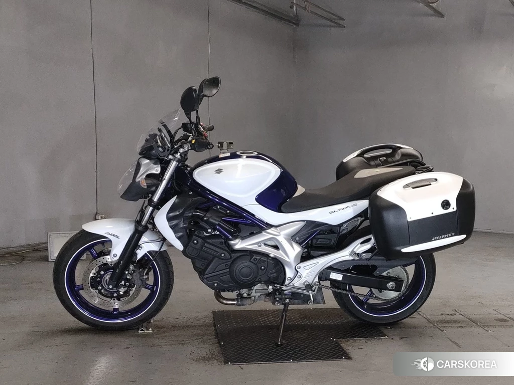 Проданный Suzuki GLADIUS 400 2010 из Японии, фото 2