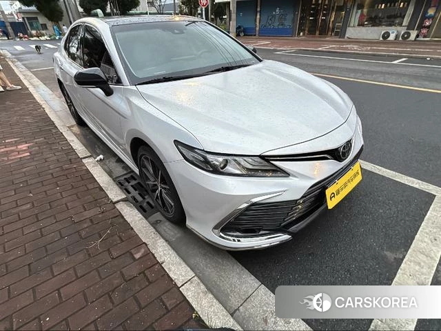 Toyota Camry 2022 Белый из Китая, фото 2
