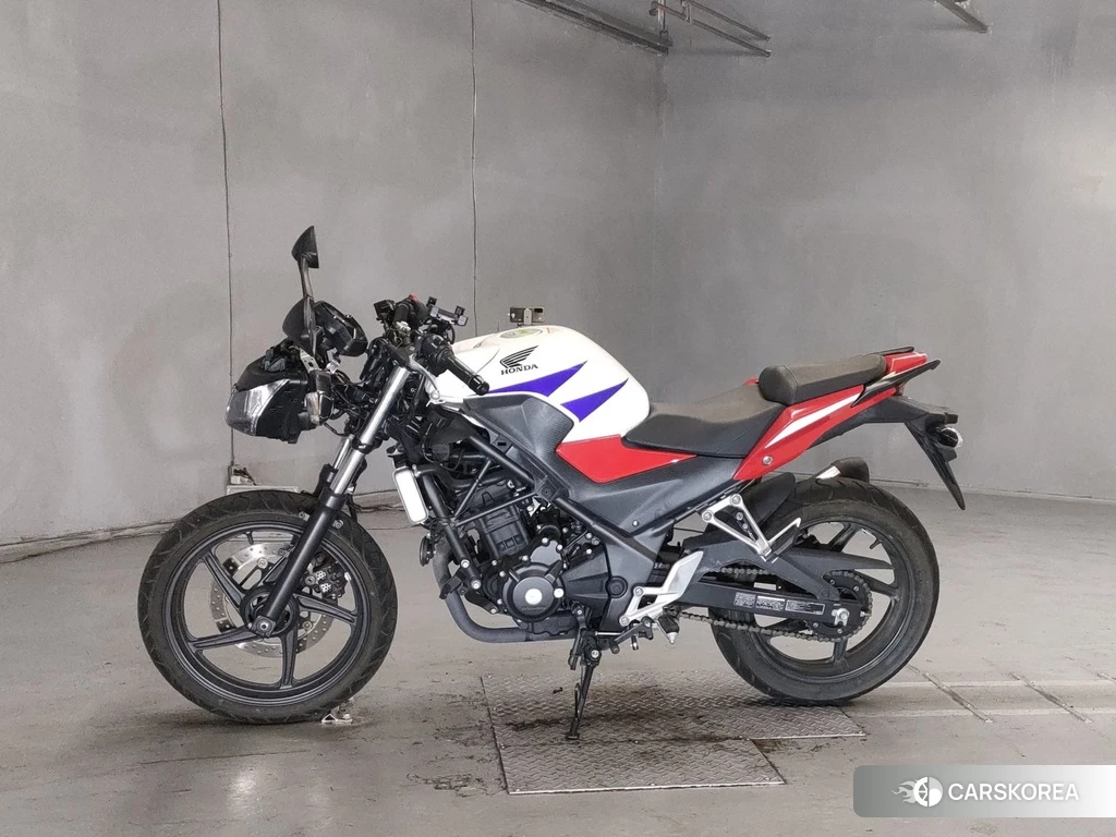 Проданный Honda CBR250R 2015 из Японии