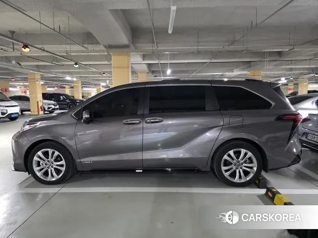 Toyota Sienna 4th Generation 2021 Серый из Кореи, фото 2
