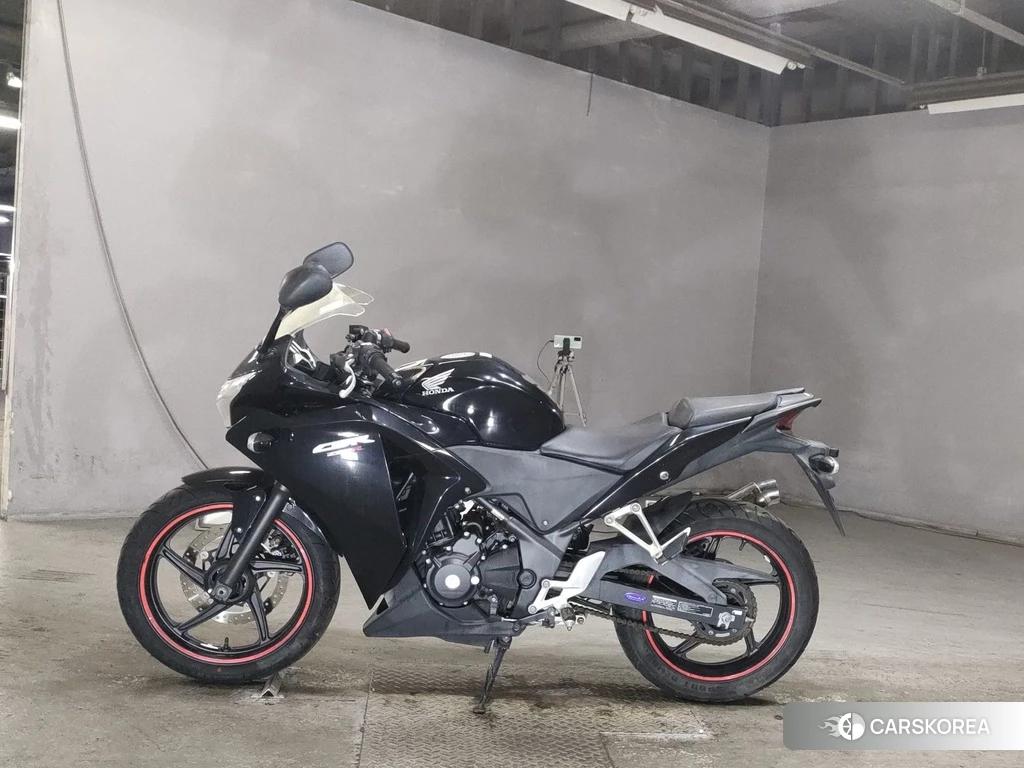 Проданный Honda CBR250R 2013 из Японии