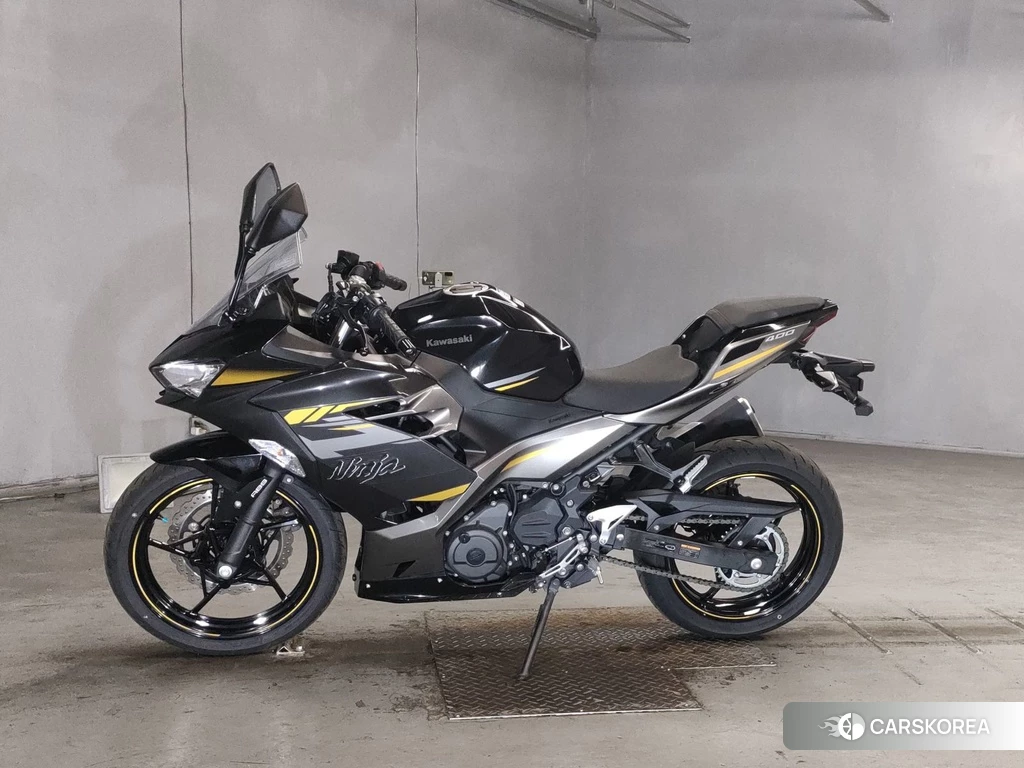 Проданный Kawasaki NINJA 400 2022 из Японии