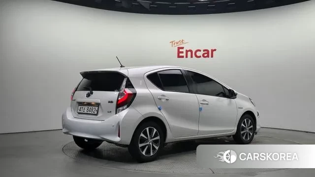 Toyota Prius C id 3039305 из Кореи 12