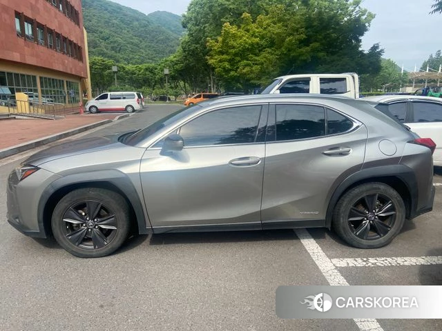 Lexus UX250h 2019 Серебристо-серый из Кореи, фото 3