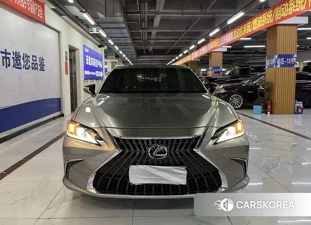 Lexus ES 2023 Шампань из Китая, фото 6