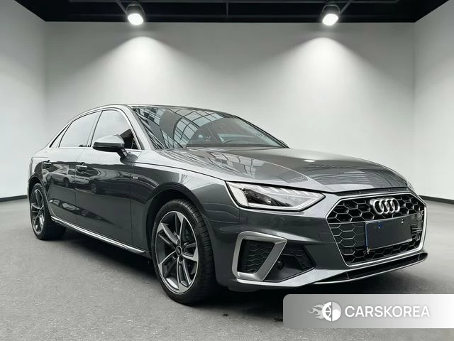 Audi A4L 2022 Темно-серый из Китая, фото 2