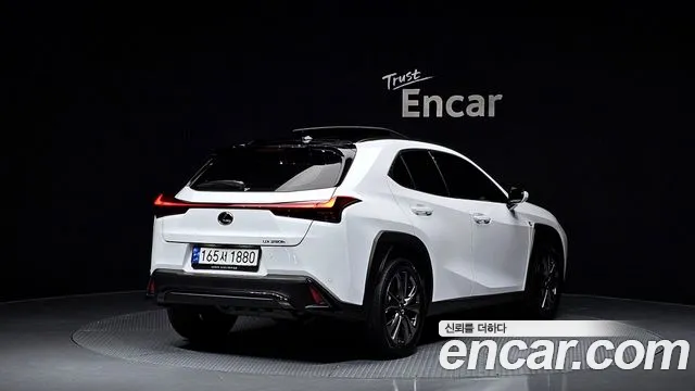 Lexus UX250h id 2837366 из Кореи 12