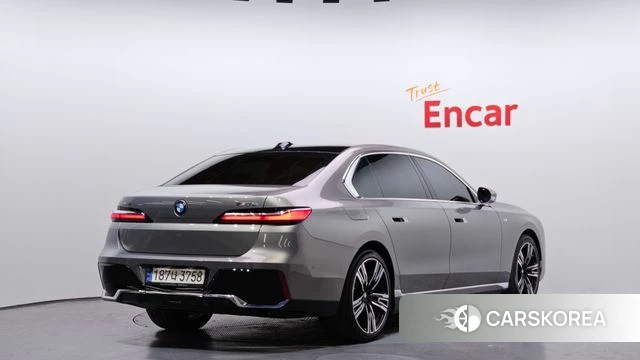 BMW 7 Series (G70) id 3838423 из Кореи 12