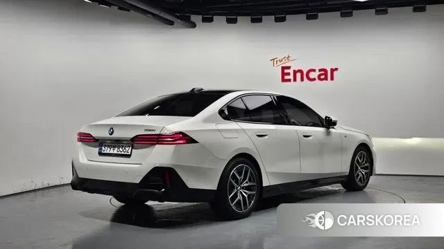 BMW 5 Series (G60) id 2968358 из Кореи 12