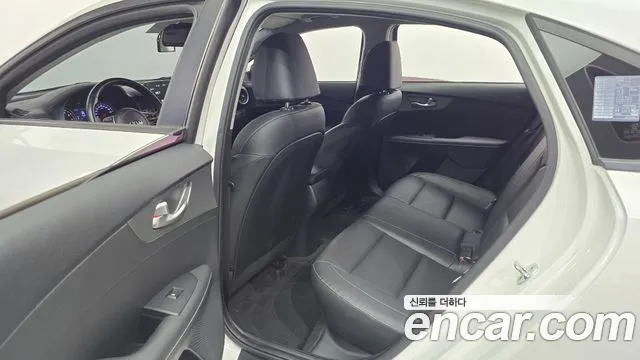 Kia Come New K3 id 2559894 из Кореи 12