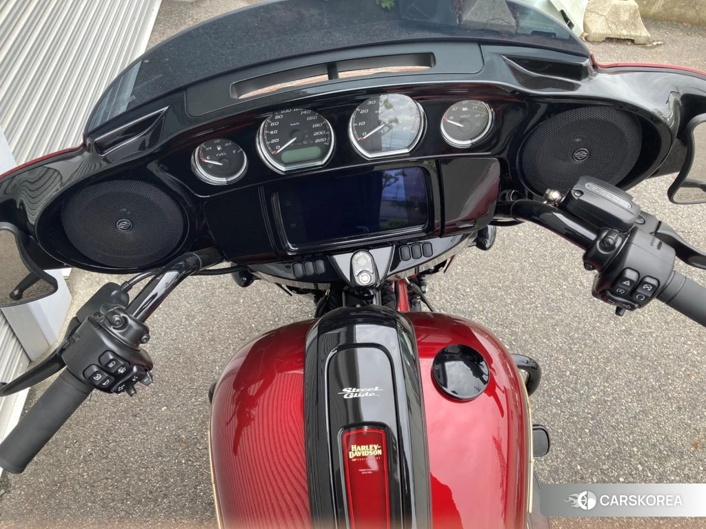 Проданный Harley-Davidson Street Glide FLHXS1690 2023 из Японии