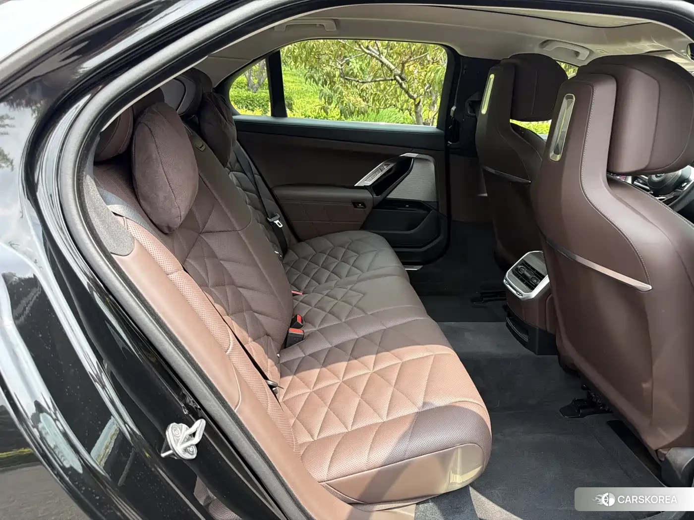 BMW 7 series 2025 Черный из Китая, фото 2
