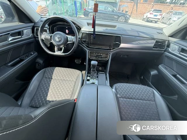 Volkswagen Tourang 2021 Черный из Китая, фото 2
