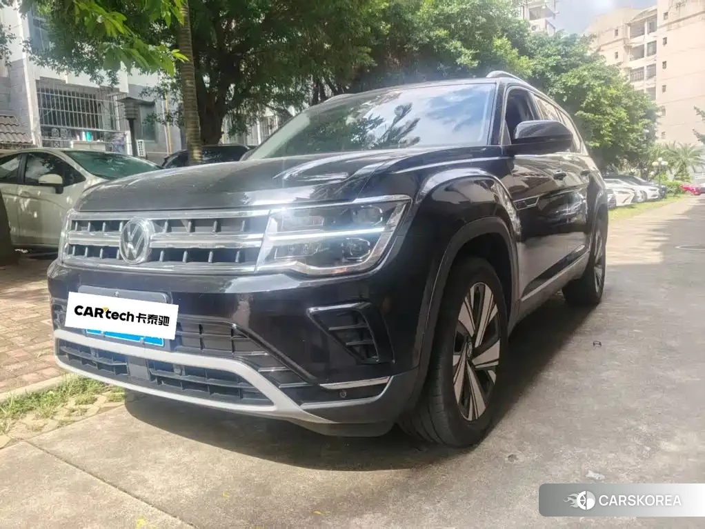Volkswagen Touareg 2024 Черный из Китая, фото 2