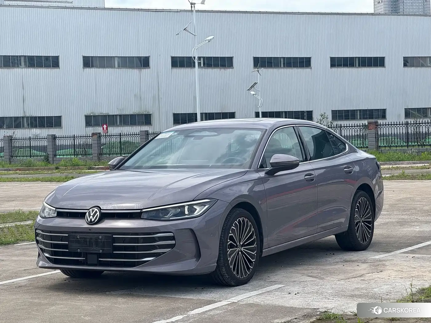 Volkswagen Passat 2024 Silver/gray из Китая, фото 2