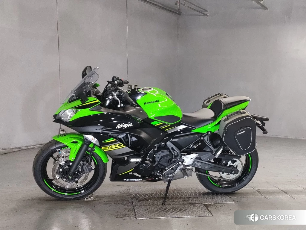 Проданный Kawasaki NINJA 650 2019 из Японии