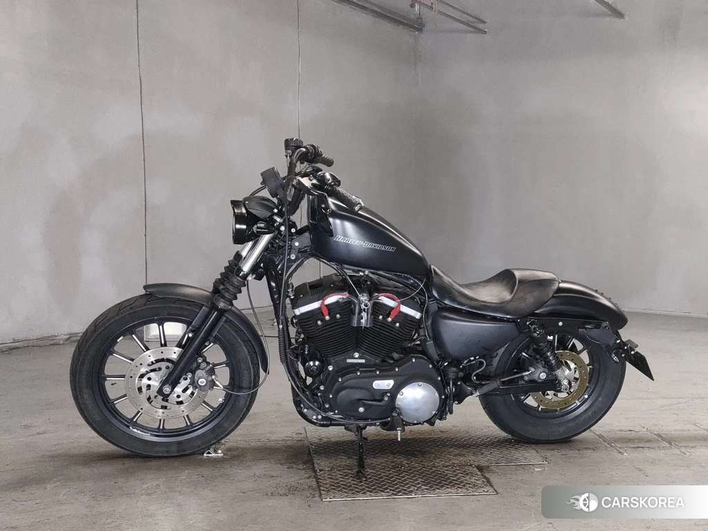 Проданный Harley-Davidson Sportster XL883N 2011 из Японии, фото 2
