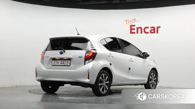 Toyota Prius C id 4759945 из Кореи 12