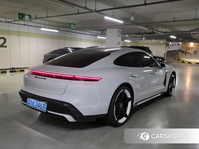 Porsche Taycan id 4186752 из Кореи 12