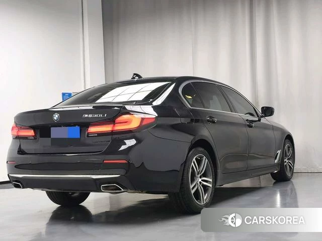BMW 5 series 2023 Черный из Китая, фото 2