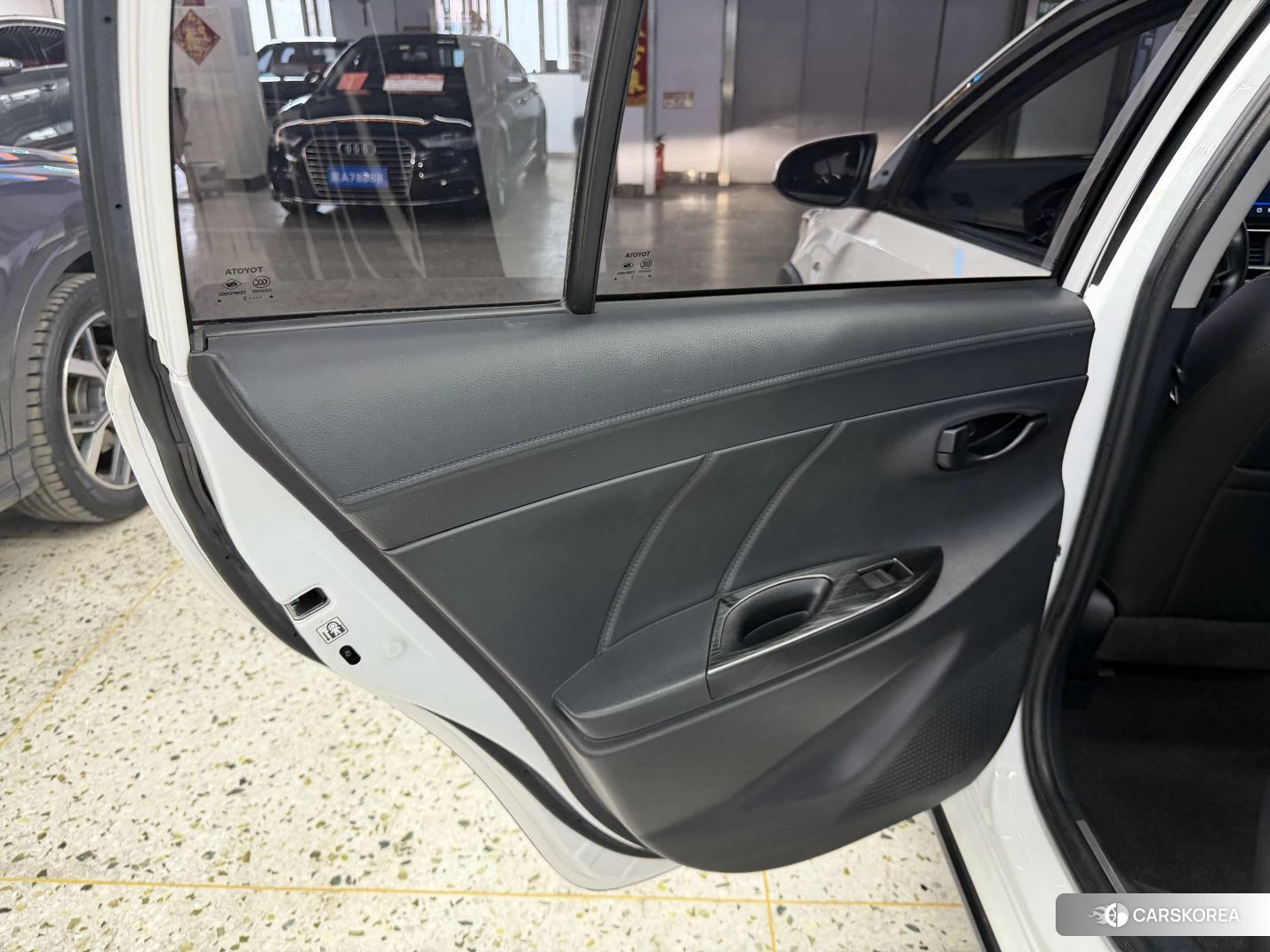 Toyota Yaris L id 4479519 из Китая 12