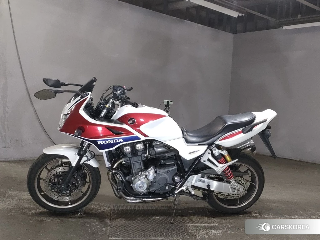 Проданный Honda CB1300SF BOLDOR 2015 из Японии