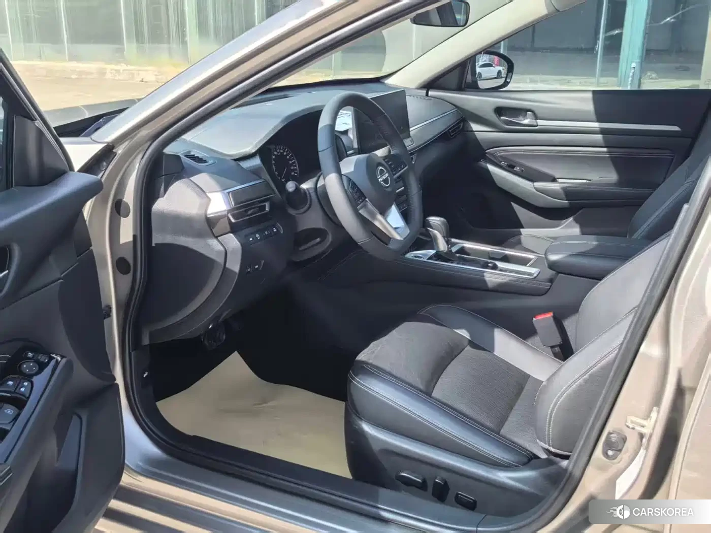 Nissan Altima 2023 Champagne/brown из Китая, фото 2