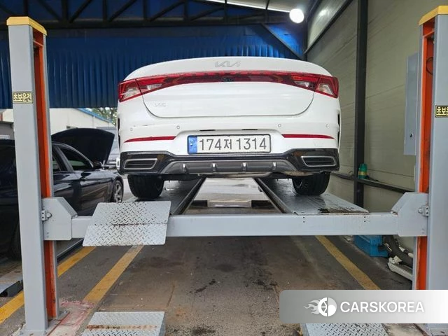 Kia K5 3rd generation 2023 Белый из Кореи, фото 2