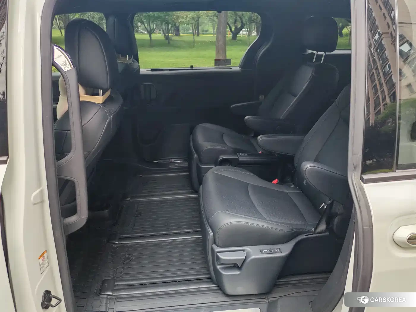 Toyota Sienna id 4570339 из Китая 9