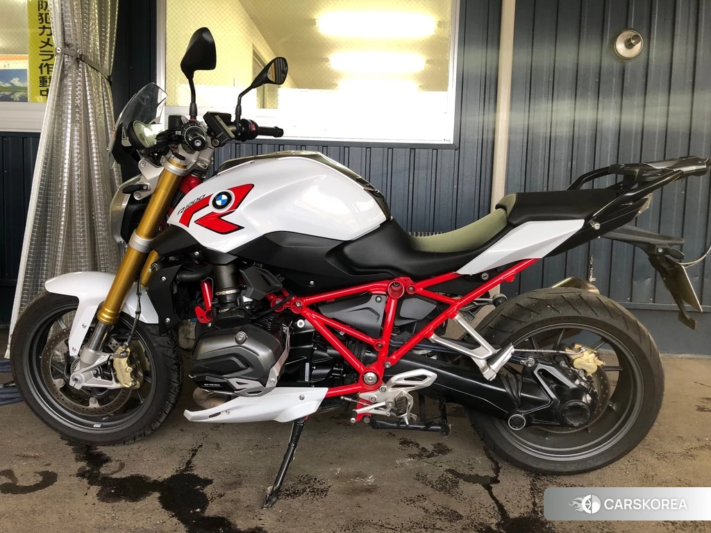 Проданный BMW R1200R 2015 из Японии