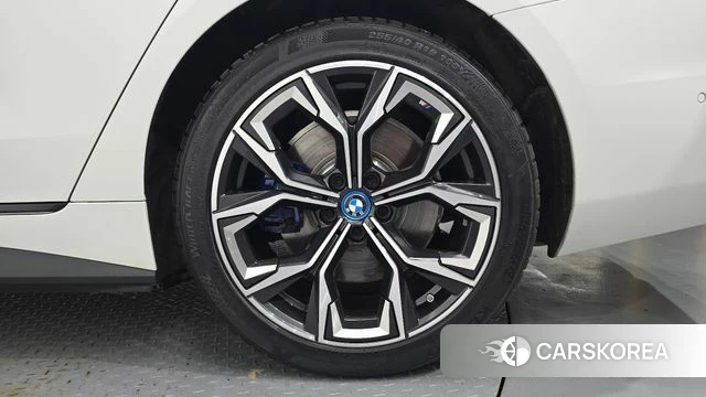 BMW i4 id 4336745 из Кореи 13