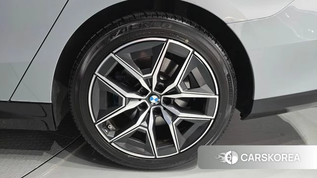 BMW 5 Series (G60) id 4719790 из Кореи 13