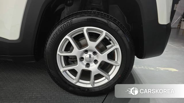 Jeep Renegade id 4769711 из Кореи 13