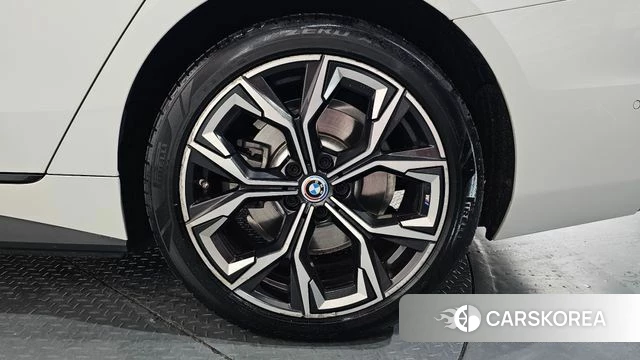 BMW i4 id 4555776 из Кореи 13