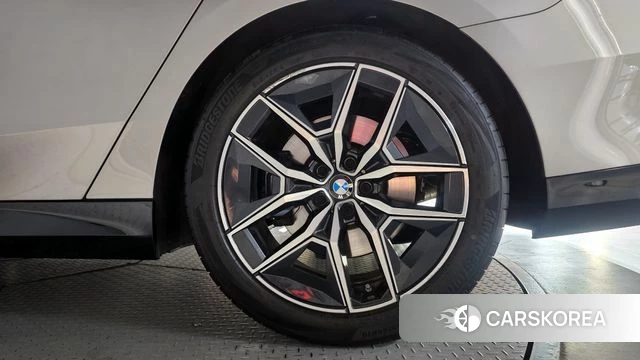 BMW 5 Series (G60) id 4387818 из Кореи 13