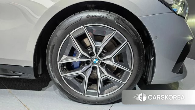 BMW 5 Series (G60) id 4655349 из Кореи 13