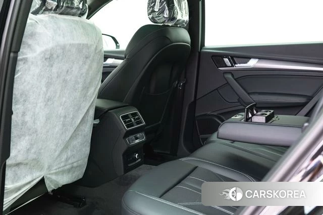 Audi Q5L id 3957786 из Китая 13