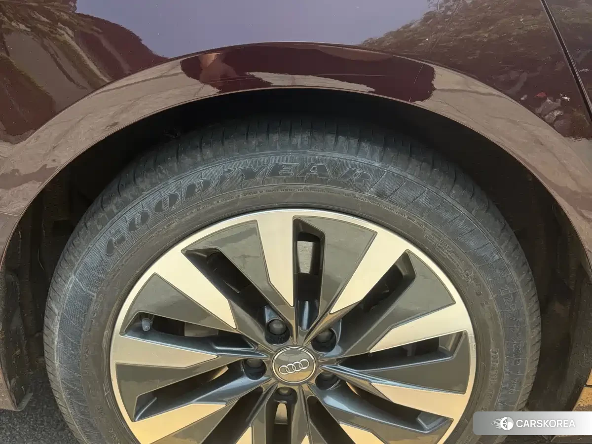 Audi A6L id 4546666 из Китая 13