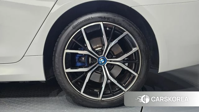 BMW 5 Series (G30) id 4636785 из Кореи 13