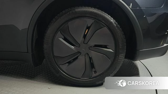 Tesla Model Y id 4612380 из Кореи 13