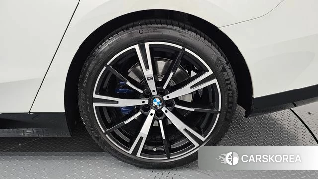 BMW 5 Series (G60) id 4462236 из Кореи 13