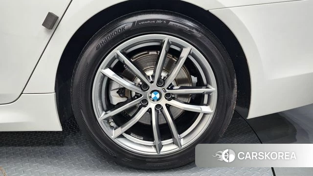 BMW 5 Series (G30) id 4338943 из Кореи 13