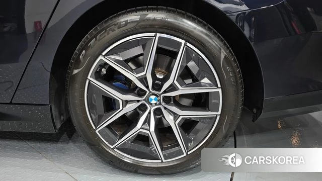 BMW 5 Series (G60) id 4630157 из Кореи 13
