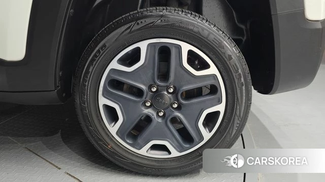 Jeep Renegade id 4325663 из Кореи 13