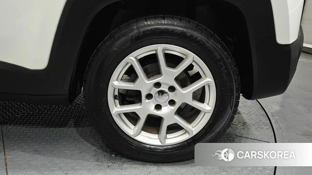 Jeep Renegade id 4647241 из Кореи 13