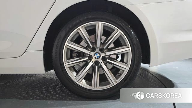 BMW 5 Series (G30) id 4397639 из Кореи 13
