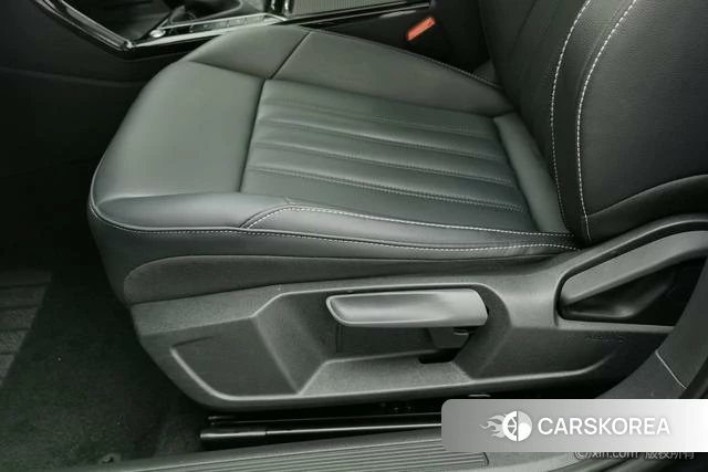 Volkswagen Passat PHEV id 4335209 из Китая 13
