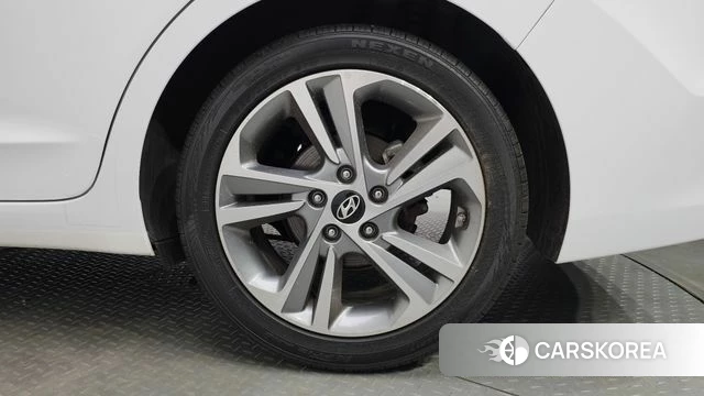 Hyundai Avante AD id 4371894 из Кореи 13