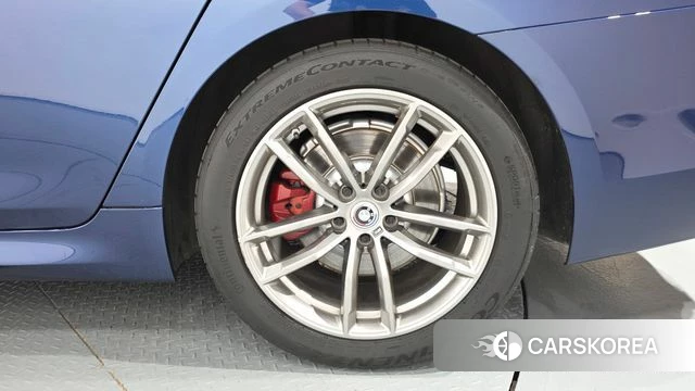 BMW 5 Series (G30) id 4698209 из Кореи 13