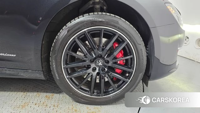 Maserati Ghibli id 4430111 из Кореи 13